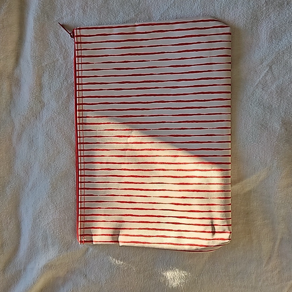 Thirty One Zipper Pouch
